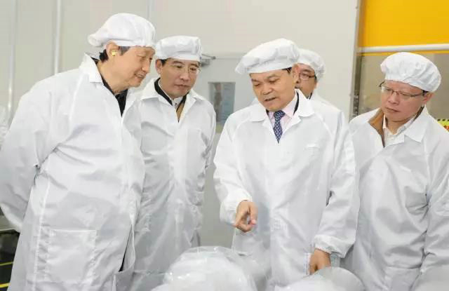 國務(wù)院副總理馬凱視察亨通，肯定網(wǎng)絡(luò)技術(shù)發(fā)展成果